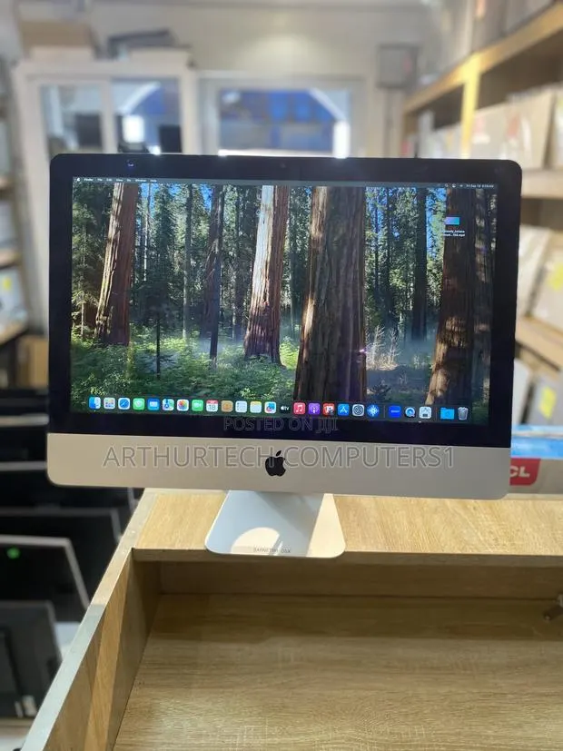 Desktop Computer Apple iMac 8GB Intel Core i5 SSD 256GB · Photo 1