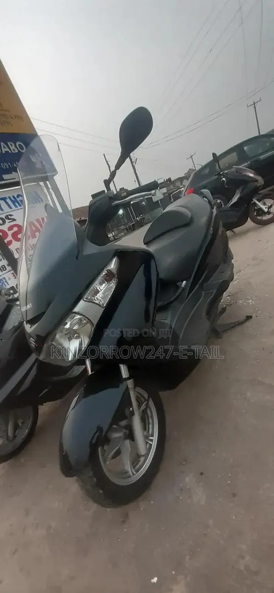 Suzuki Burgman 2020 Black · Photo 2