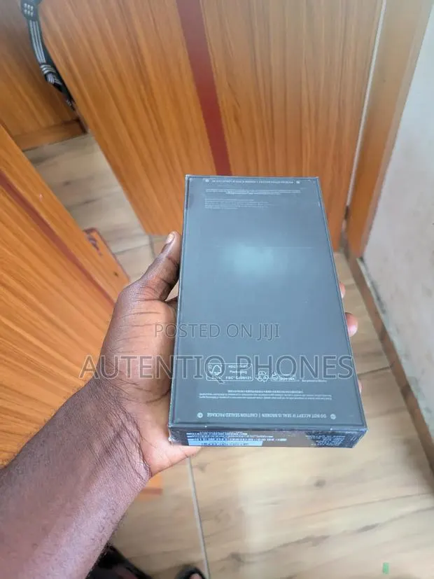 New Samsung Galaxy S24 FE 128 GB Black · Photo 1