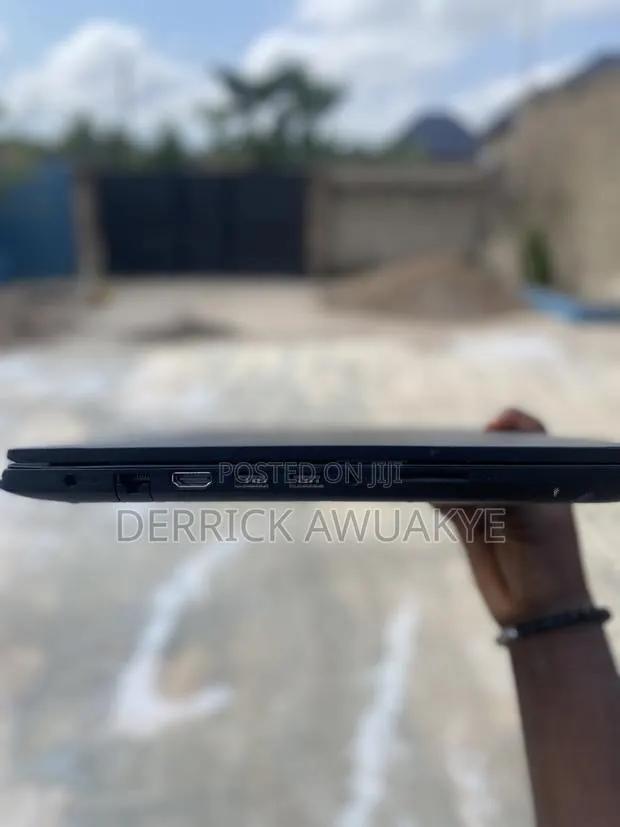 Laptop Lenovo V145 8GB AMD HDD+SSD 256GB · Photo 1