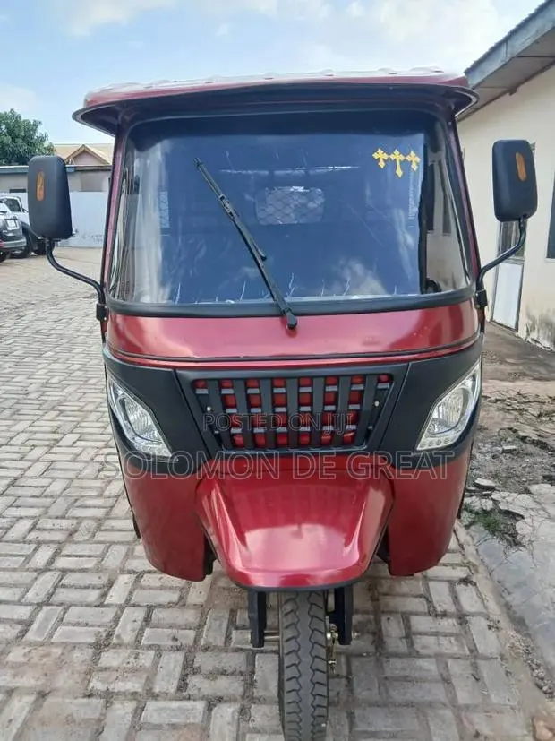 New Tricycle 2025 Black · Photo 1
