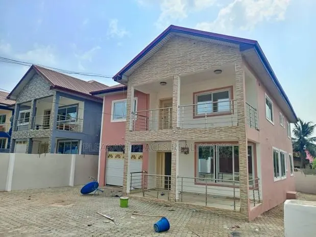 5bdrm Duplex in Pleasantplaces, Taifa-Burkina for rent · Photo 1