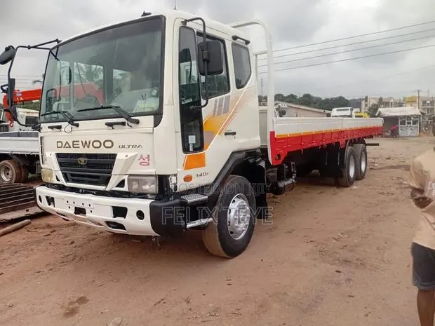 Daewoo Ultra 340ps Truck Double Axles 2015 White · Photo 1