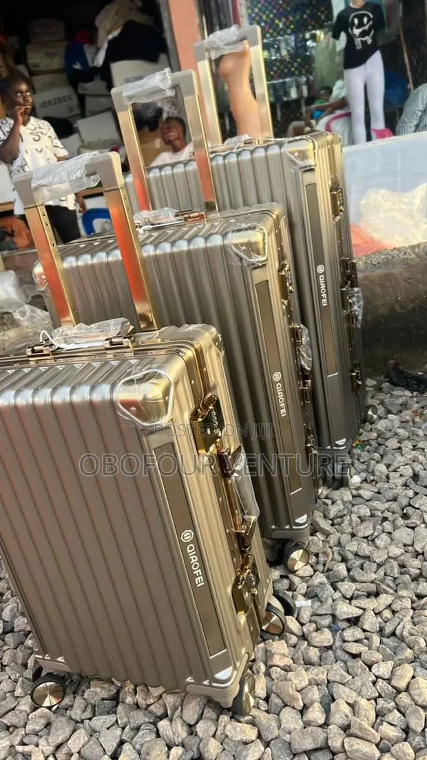 3in1 Zipless Anticrake Luxury Designer Luggage 024 30764 · Photo 1