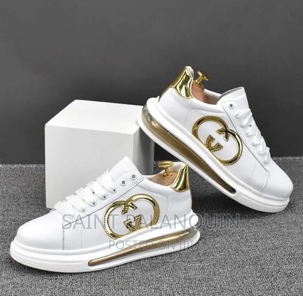 Unisex Sneakers · Photo 1