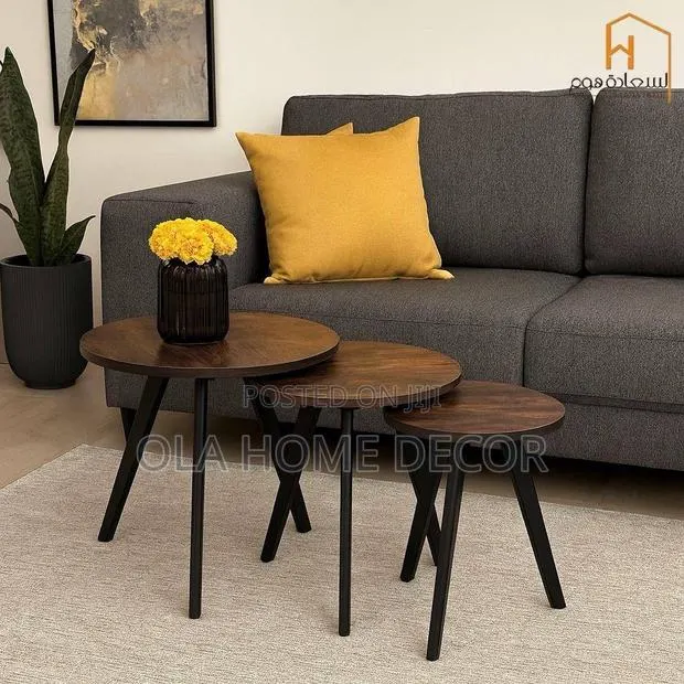 Side Table · Photo 1