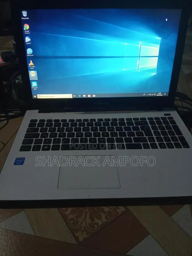 Laptop Asus X502CA 4GB Intel Celeron HDD 320GB · Photo 1
