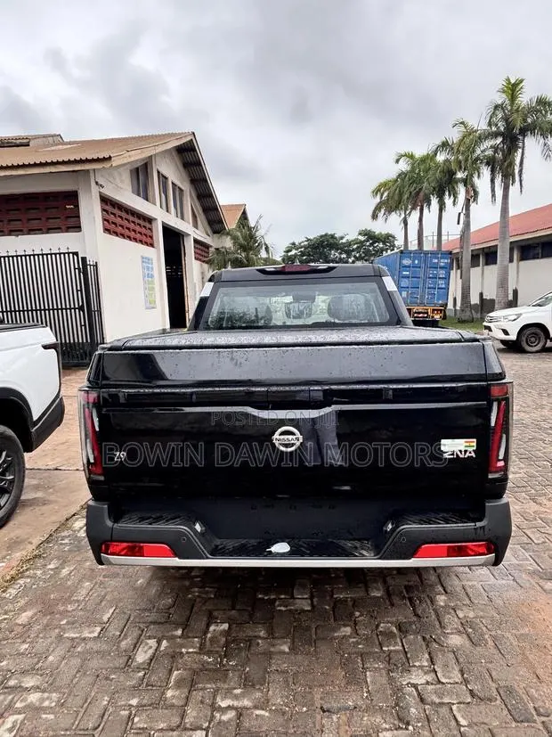 New Nissan Z9 2.3T Diesel 4WD 2025 Black · Photo 1