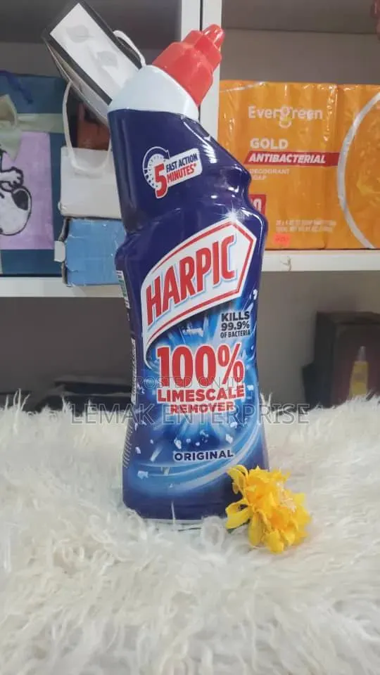 Harpic 100% Limescale Remover Original 750ml Liquid Toilet Cleaner. · Photo 1