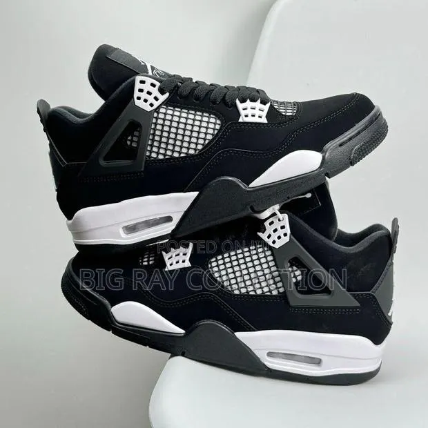 Jordan 4 Retro 'White Thunder' · Photo 1