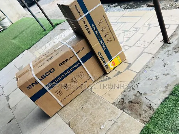 Ultra Modern Sleek White Dual Inverter 2.5hp Nasco With · Photo 1