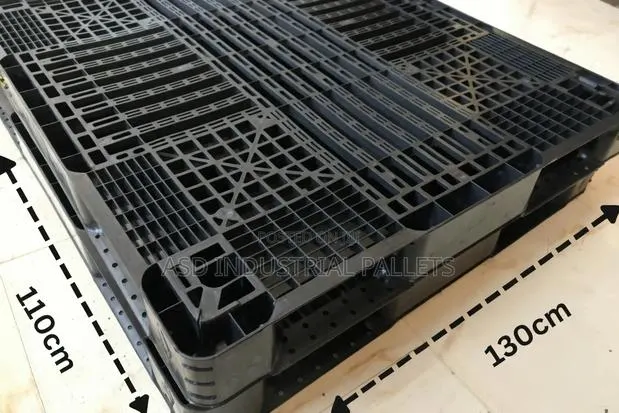 Brand New Plastic Pallets And Wood Pallets · Photo 1