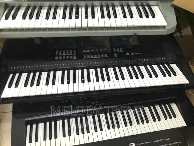 GLS PSR-500 Keyboard · Photo 1