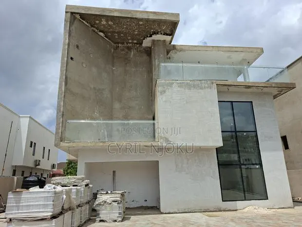 Furnished 5bdrm Duplex in Boundary Road Area for sale · Photo 1