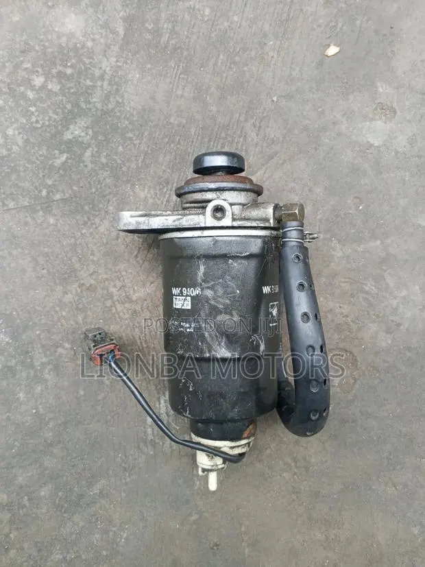 Nissan Hardbody Diesel Hand Pump · Photo 1