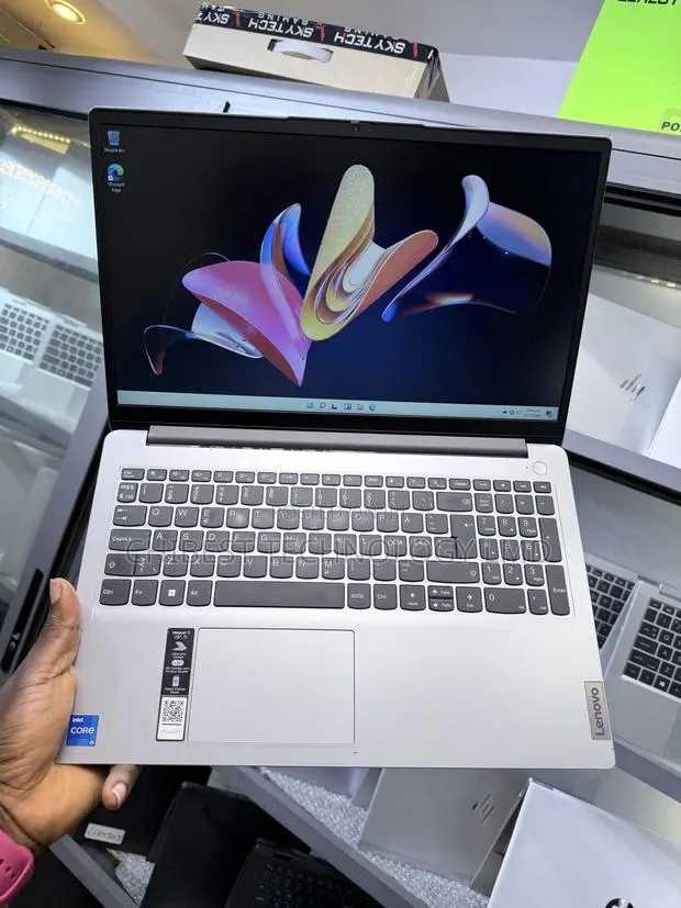 Laptop Lenovo Ideapad 3 8GB Intel Core i5 SSD 512GB · Photo 1