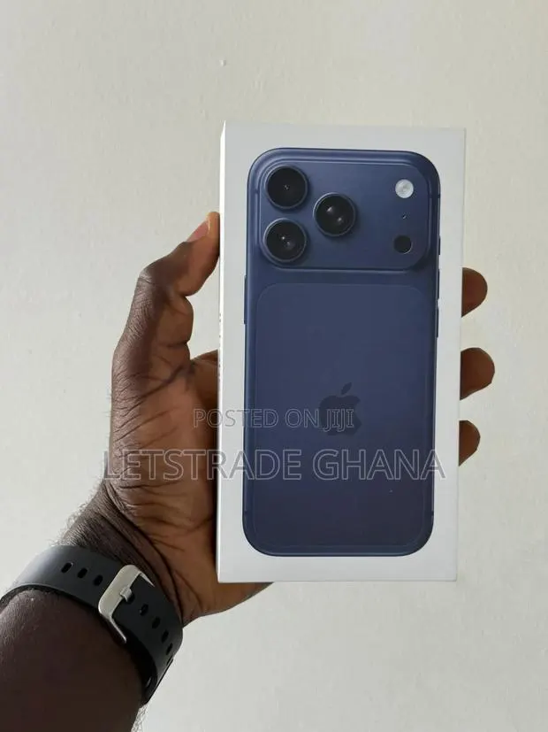 New Apple iPhone 17 Pro Max 512 GB Blue · Photo 1