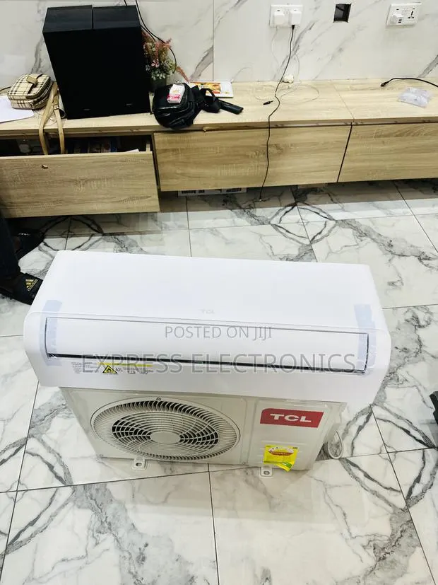 Fresh in Box Air Flow Split 1.5hp TCL · Photo 1