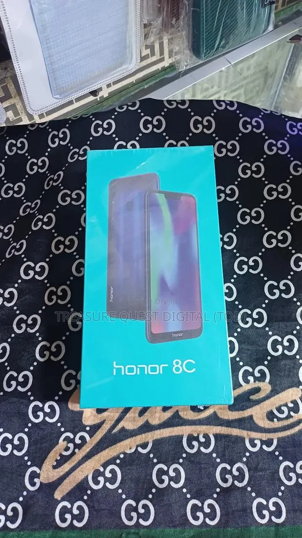 New Huawei Honor 8C 64 GB Blue · Photo 1