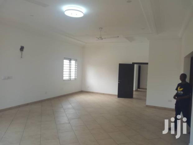 4bdrm House in Accra Metropolitan for Rent · Photo 2