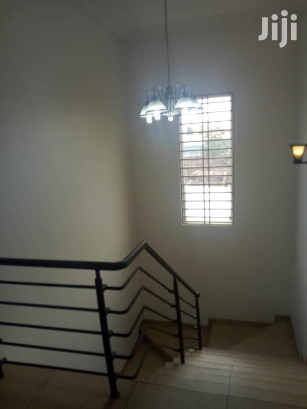4bdrm House in Accra Metropolitan for Rent · Photo 3