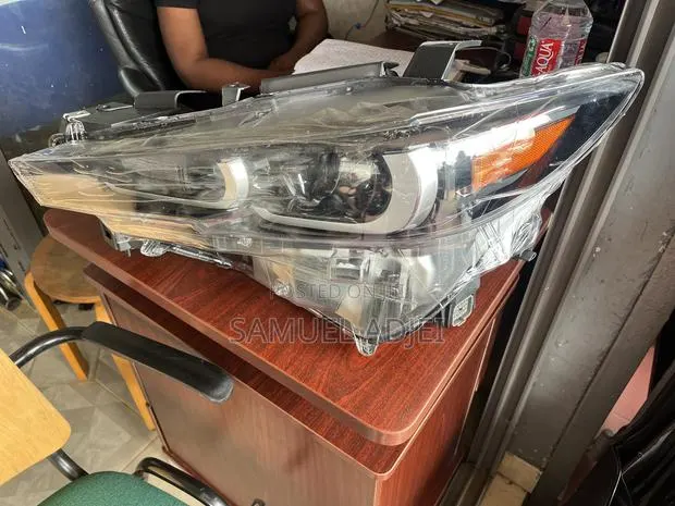 Mazda CX5 2022 to 2025 Headlight Half Led. · Photo 1