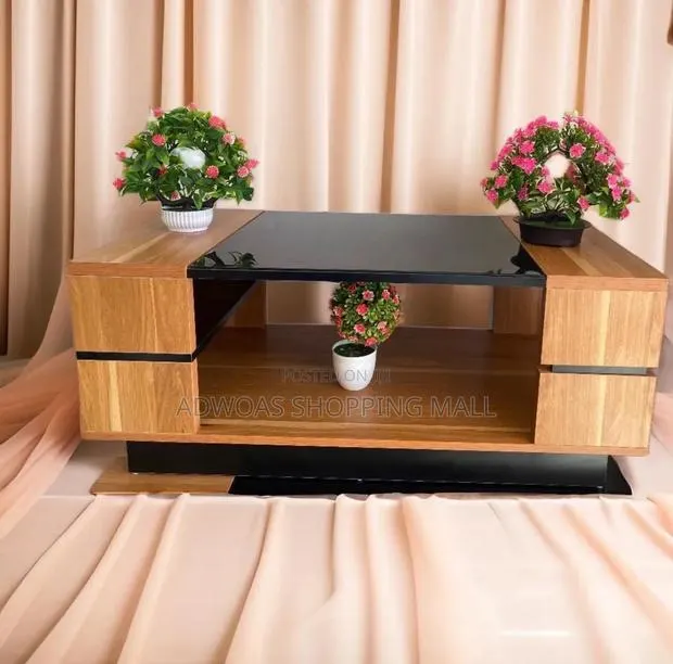 Executive Center Table · Photo 1