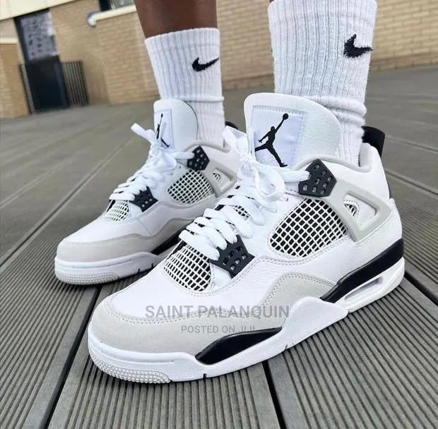 Nike Jordan 4 · Photo 1