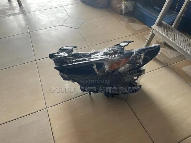 Mazda3 2020 Headlight · Photo 1