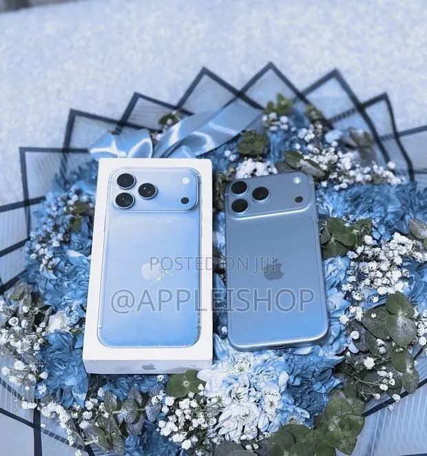Apple iPhone 18 Pro Max 512 GB Blue · Photo 1