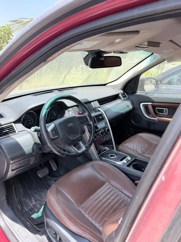 Land Rover Discovery Sport 2016 Maroon · Photo 1