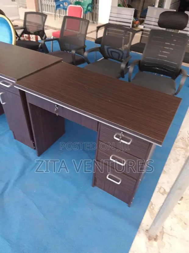 Classroom Block Teacher Table · Photo 1