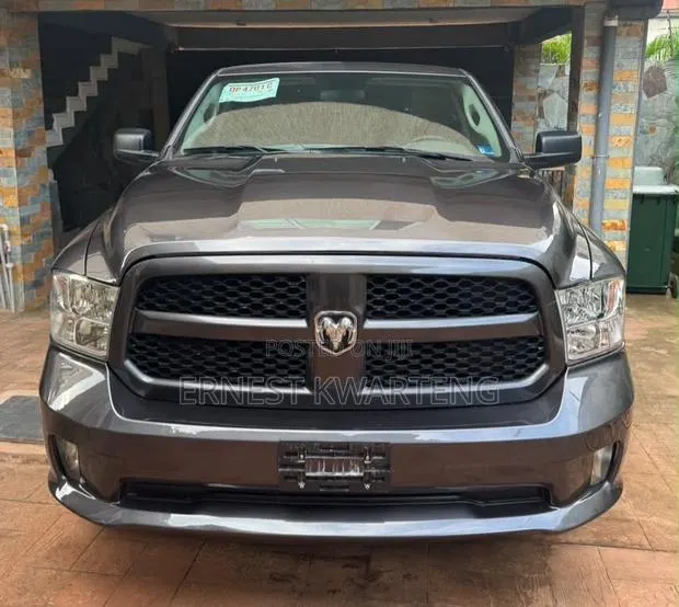 Dodge RAM 2017 Silver · Photo 1