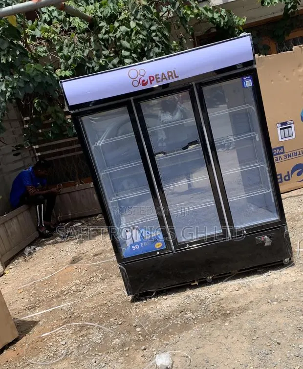Trust Good Pearl PVC-1540-28ab 3-Door Commercial Glass Display Fridge · Photo 1
