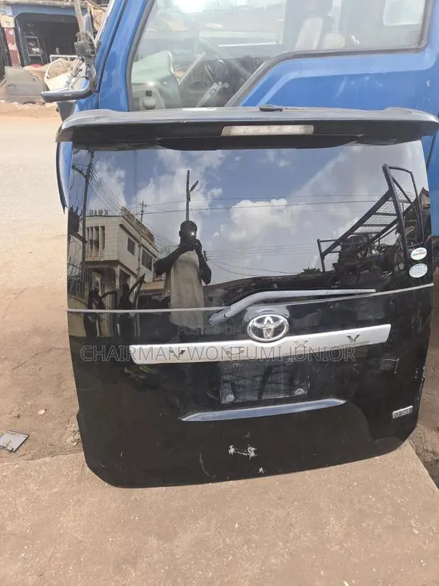 Toyota Voxy Parts · Photo 1