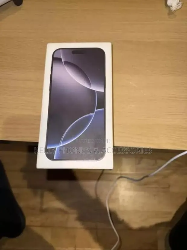 New Apple iPhone 16 Pro Max 256 GB Gold · Photo 1