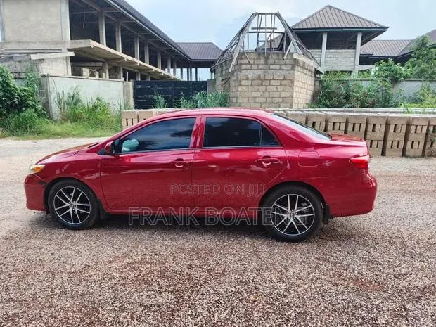 Toyota Corolla LE Special Edition 4dr Sedan (1.8L 4cyl 4A) 2013 Red · Photo 1