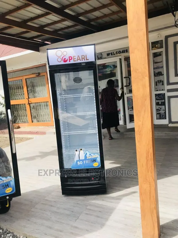 Fabulous Job PVC46 318 Litres Pearl Single Door Display · Photo 1