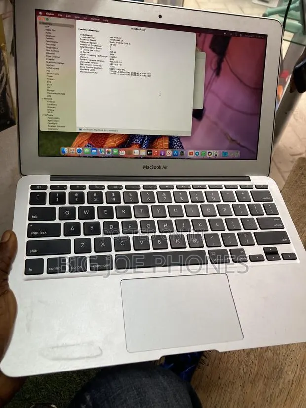 Laptop Apple MacBook Air 4GB Intel Core i5 SSD 128GB · Photo 1