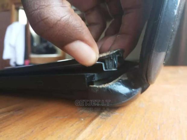 Hinges Of Laptops Repair Instantly And Case Replacement