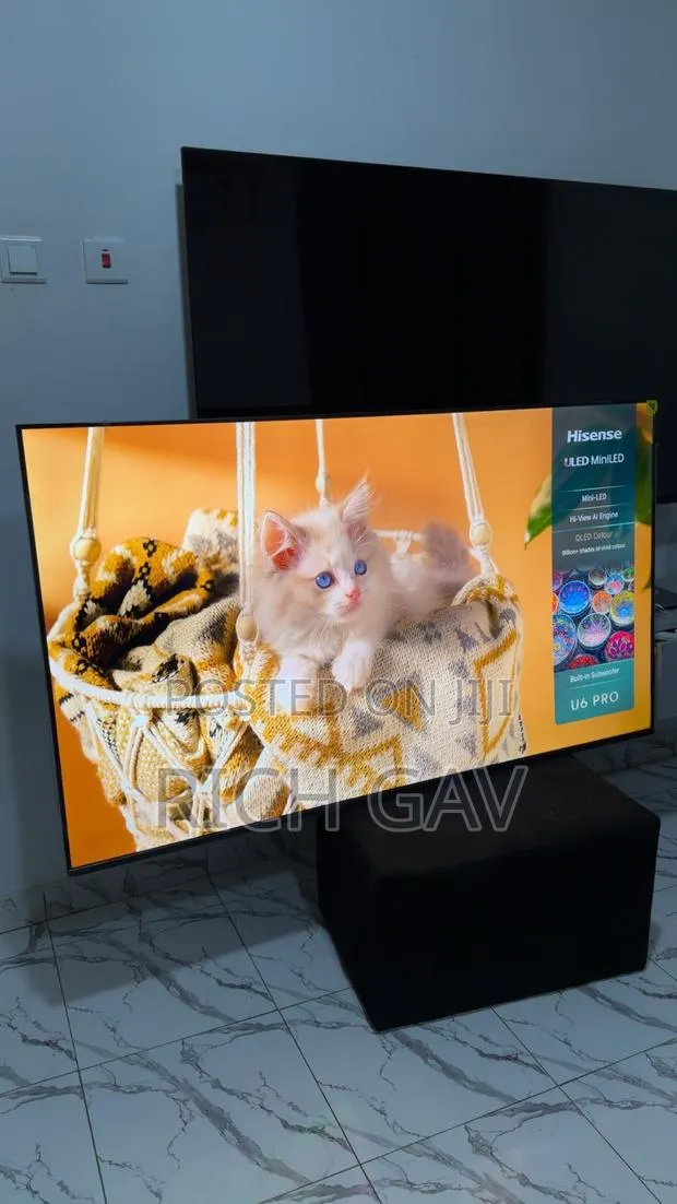 Hisense 65 Inch Mini Led / Qled · Photo 1