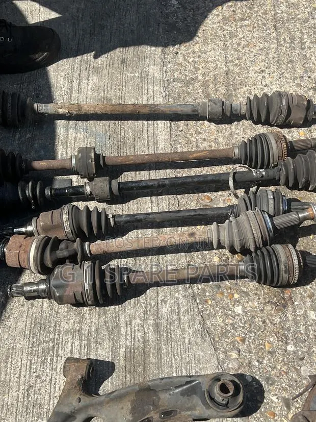 Toyota Vitz/Yaris Drive Shafts Pair . 2006- Up · Photo 1