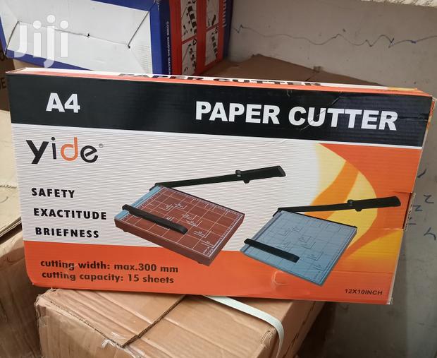 A4 Size Paper Cutter · Photo 1