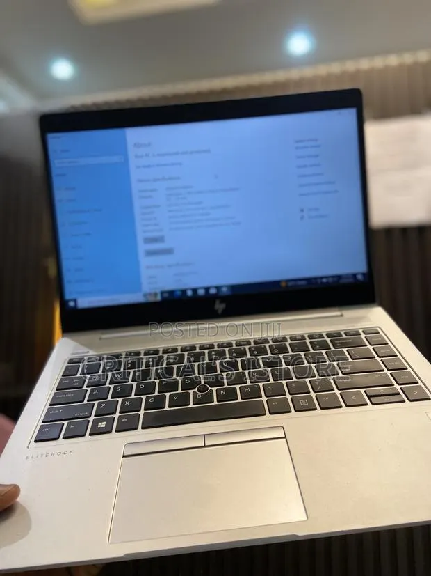 New Laptop HP EliteBook 840 G5 4GB Intel Core i5 SSD 256GB · Photo 1