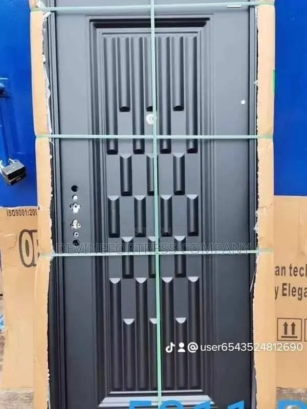 High Quality Sed Black Rough Door Available in One N Half · Photo 1