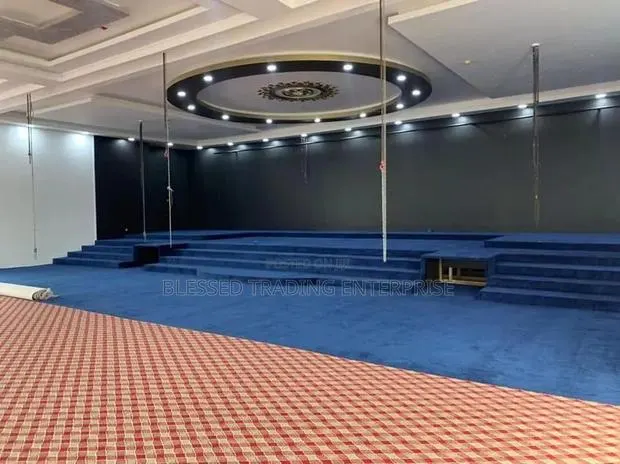 Altar, Church and Platforms Carpet · Photo 1