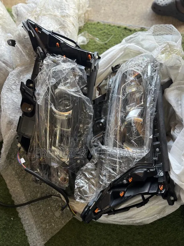 Toyota Land Cruiser Prado Upgrade Headlights 2018 2019 2020 2021 2022 · Photo 1