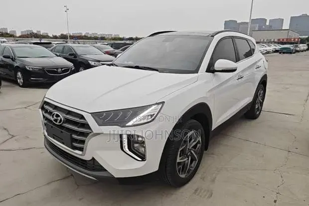 Hyundai Tucson Value FWD 2019 White · Photo 1