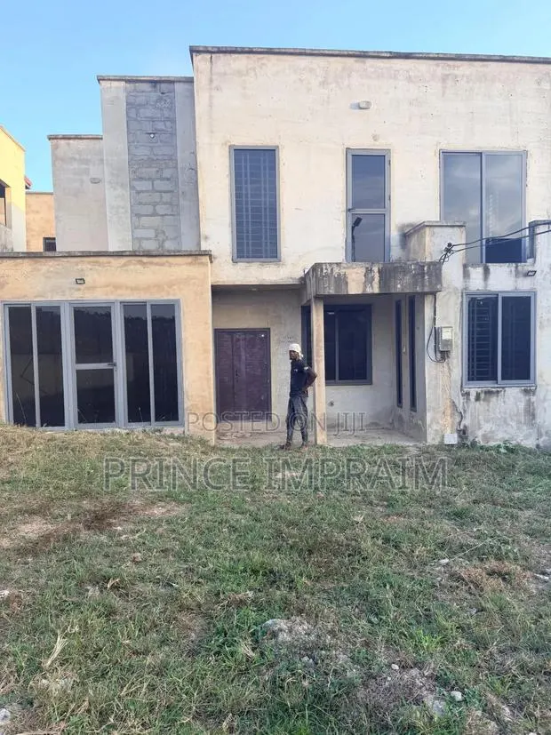 5bdrm House in Ahanta West for sale · Photo 1