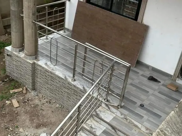 Stainless Steel Balustrades/ Barrister/ Balustrades · Photo 1